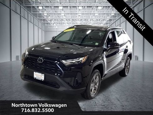 Used 2025 Toyota RAV4 XLE AWD/4WD image 1
