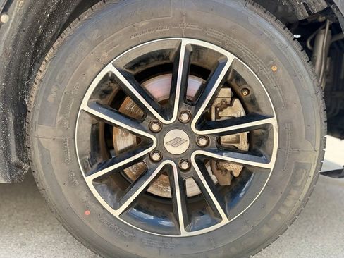 Used 2018 Dodge Journey SE w/ Blacktop Package FWD image 11