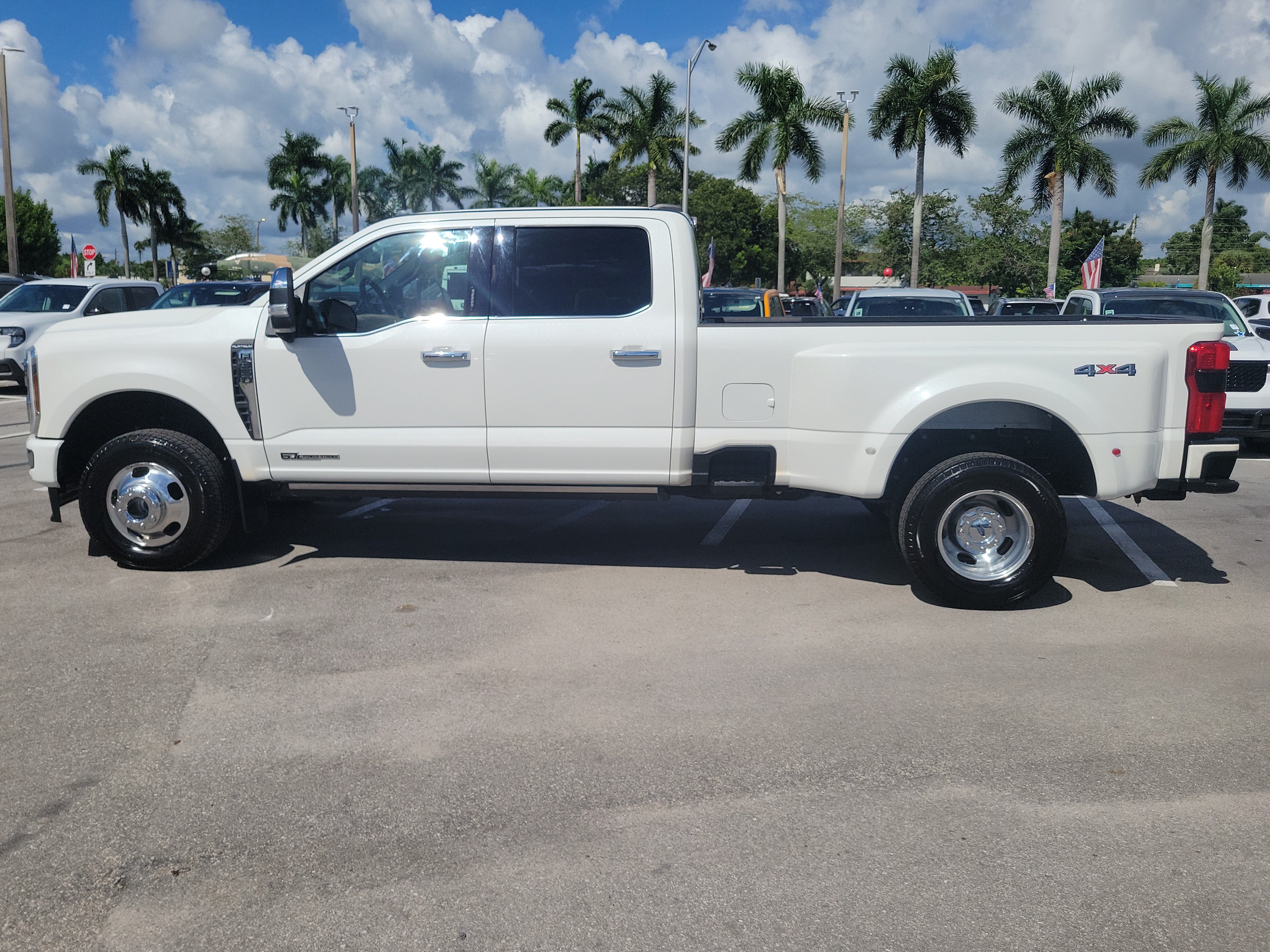 Used 2024 Ford F350 Platinum AWD/4WD image 8