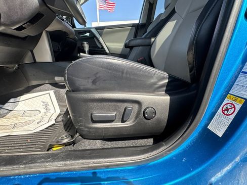 Used 2017 Toyota RAV4 Limited w/ Advanced Technology Package image 18