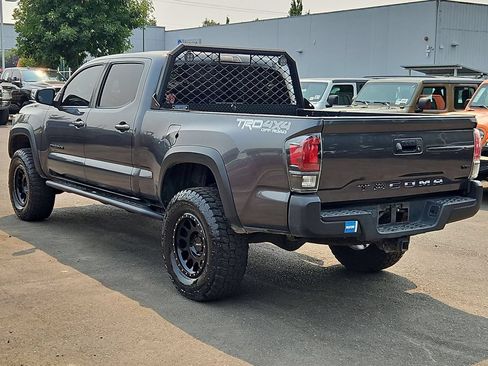 Used 2021 Toyota Tacoma TRD Off-Road AWD/4WD image 5