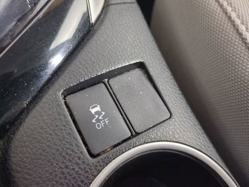 Used 2015 Toyota Corolla LE image 23