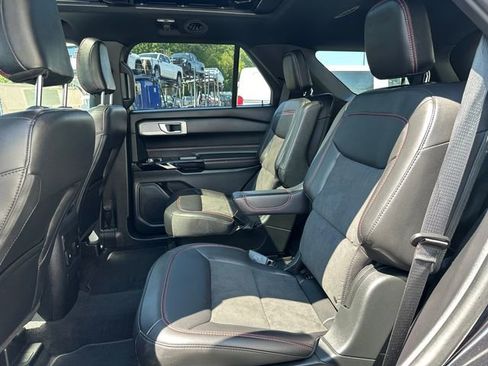 Used 2022 Ford Explorer ST-Line w/ Class IV Trailer Tow Package image 18