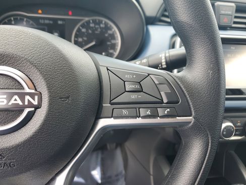 Used 2025 Nissan Versa SV image 20