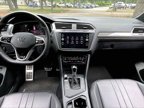 Used 2024 Volkswagen Tiguan SE R-Line FWD image 7
