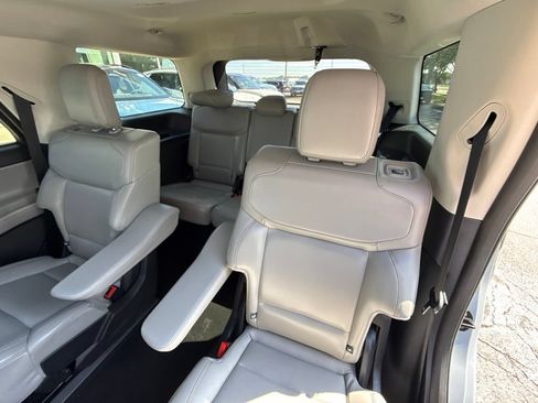 Used 2025 Ford Expedition Active AWD/4WD image 27