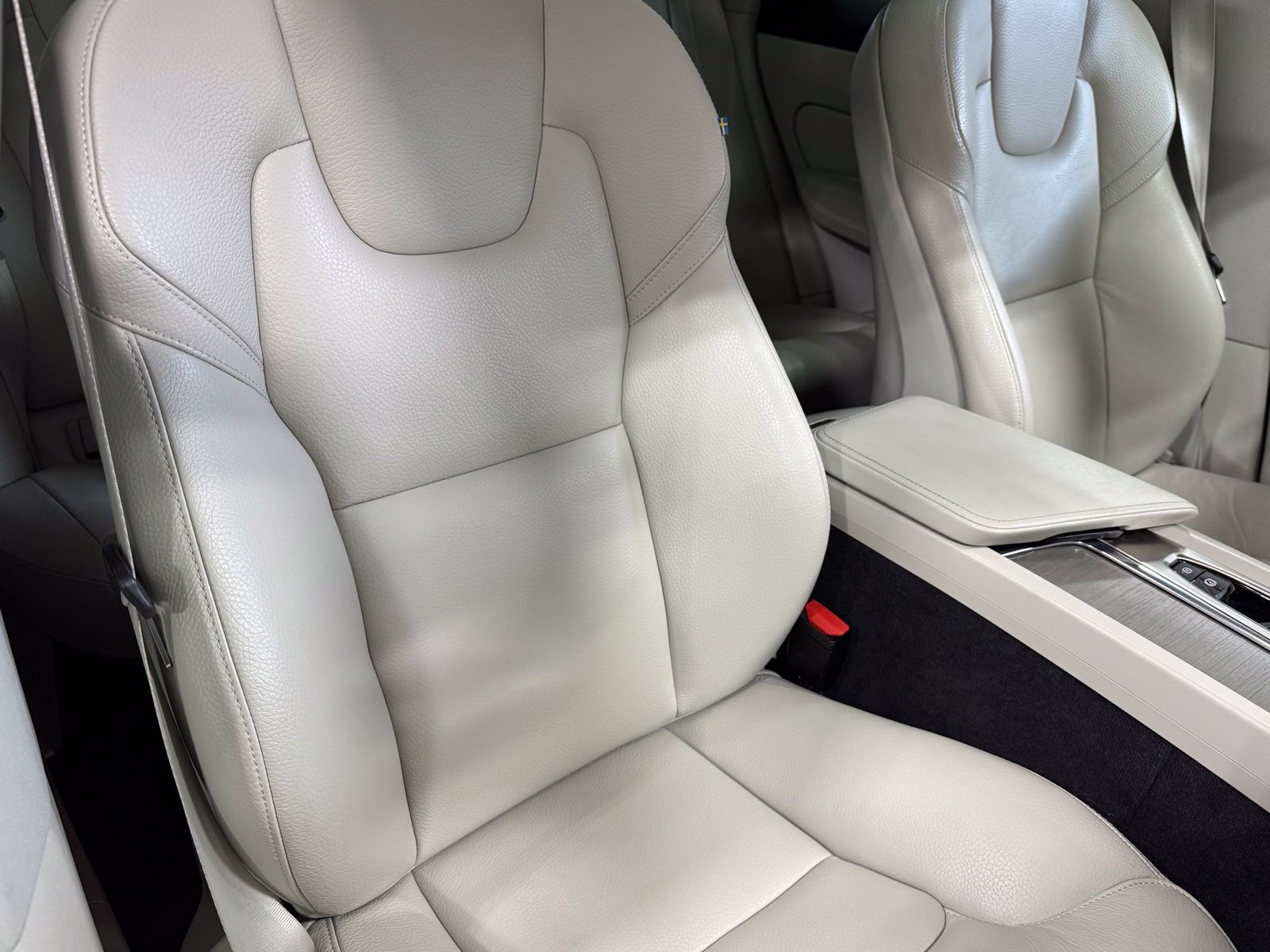 Used 2023 Volvo XC60 B5 Plus w/ Climate Package AWD/4WD image 53