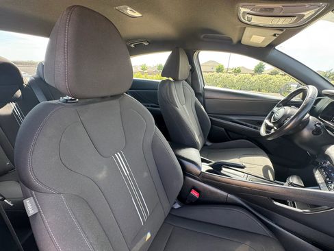 Used 2025 Hyundai Elantra Sport FWD image 35