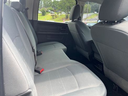 Used 2018 RAM 3500 Tradesman w/ Chrome Appearance Group image 13