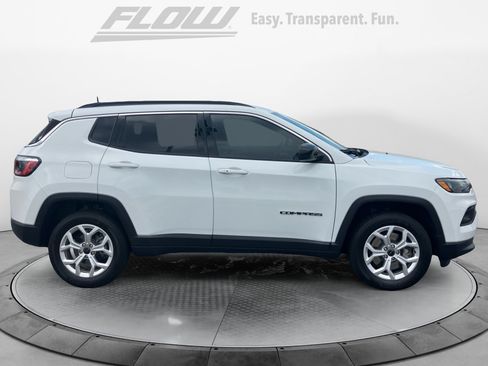 Used 2025 Jeep Compass Latitude AWD/4WD image 10