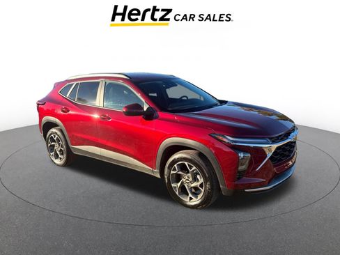 Used 2025 Chevrolet Trax LT w/ LT Convenience Package image 1