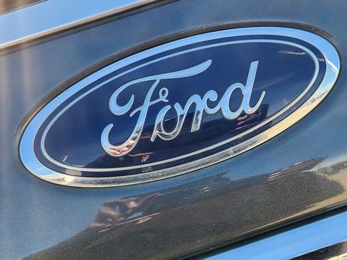 Used 2020 Ford Expedition XLT w/ Equipment Group 202A image 12