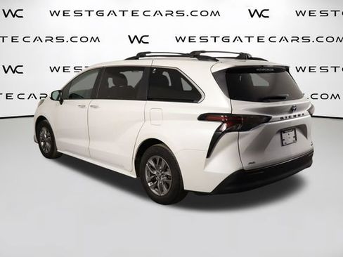 Used 2024 Toyota Sienna XLE AWD/4WD image 49