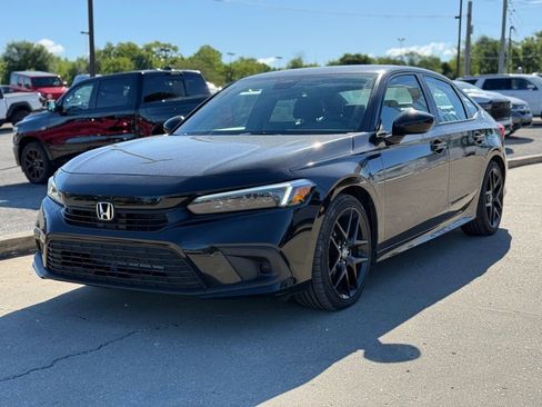 Used 2023 Honda Civic Sport image 2