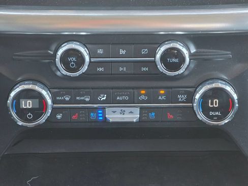 Used 2021 Ford F150 Lariat w/ Equipment Group 502A High AWD/4WD image 14