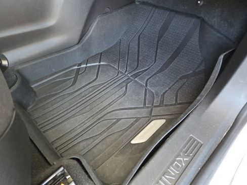 Used 2024 Chevrolet Equinox LT w/ LPO, Floor Liner Package image 18