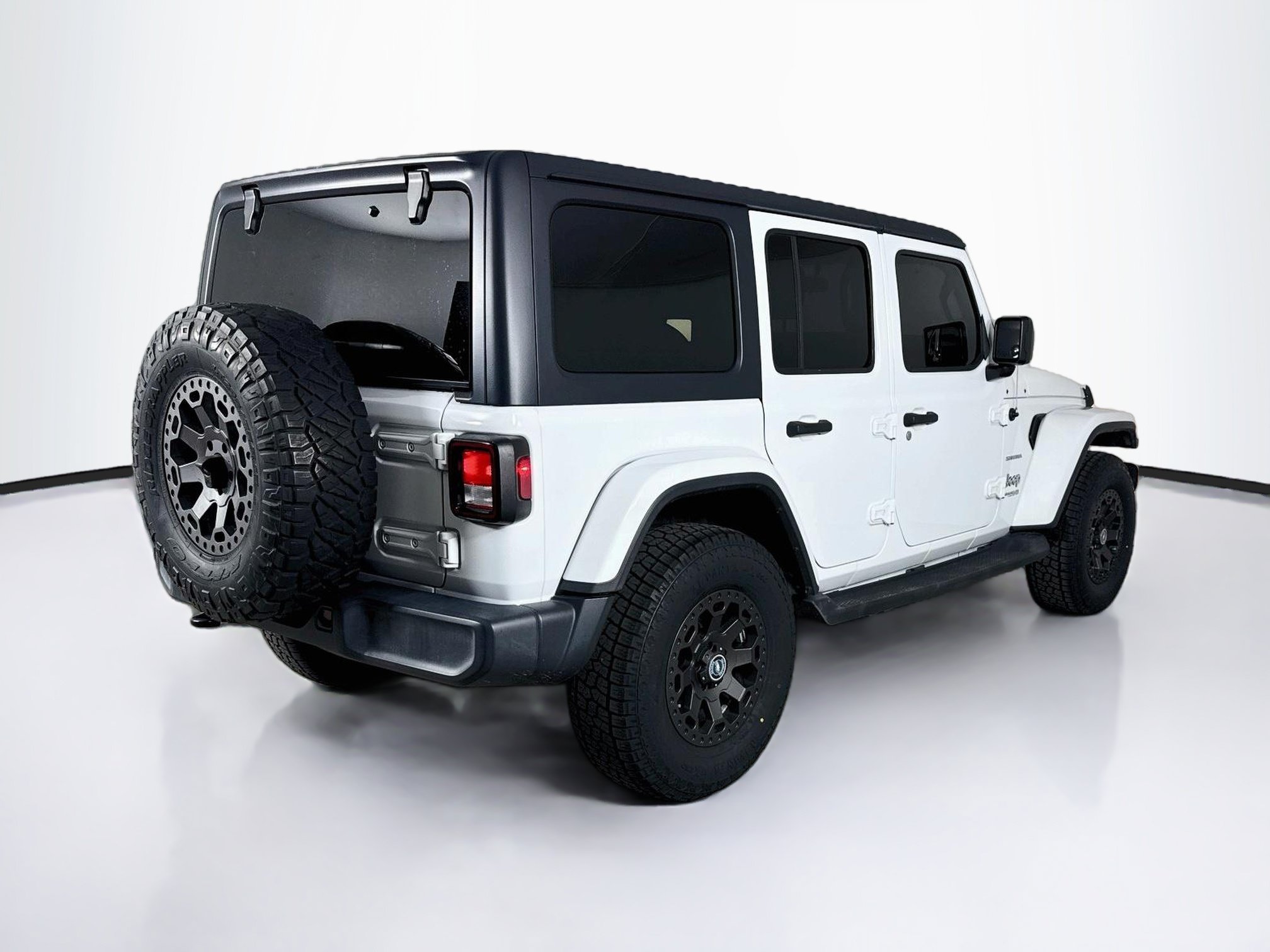 Used 2019 Jeep Wrangler Unlimited Sahara AWD/4WD image 30