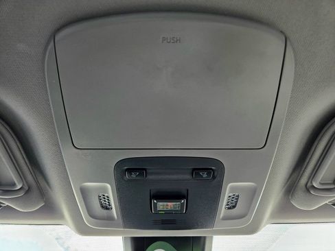 Used 2021 Toyota Camry SE image 35