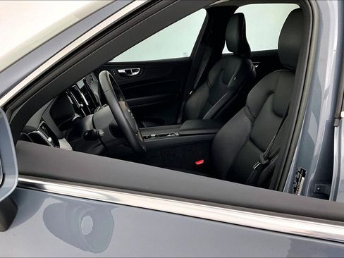 Used 2023 Volvo XC60 B5 Core w/ Climate Package image 33