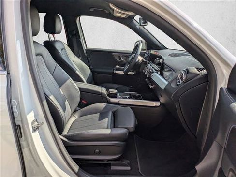 Used 2023 Mercedes-Benz EQB 300 4MATIC image 23