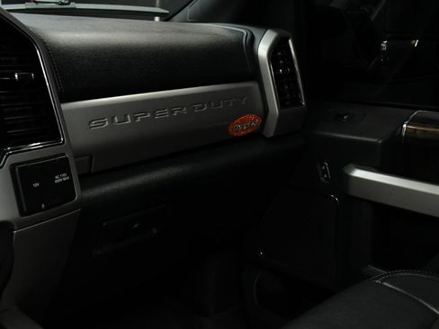 Used 2022 Ford F350 Lariat w/ Tremor Off-Road Package AWD/4WD image 40