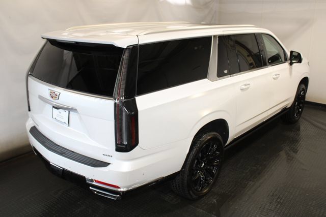 Used 2025 Cadillac Escalade ESV Premium Luxury w/ Touring Package AWD/4WD image 4