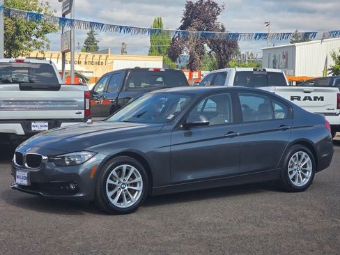 Used 2017 BMW 320i Sedan RWD image 1
