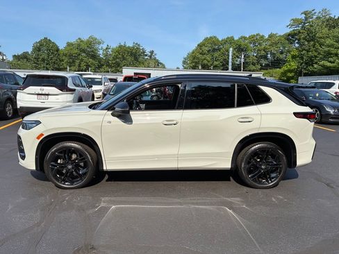 Used 2025 Volkswagen Tiguan SE R-Line AWD/4WD image 4