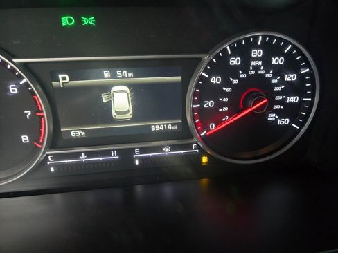 Used 2021 Kia Sorento LX image 12