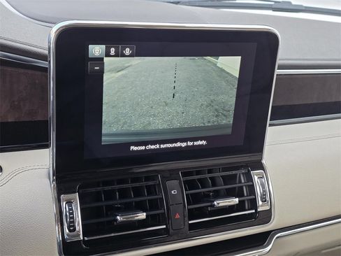 Used 2021 Lincoln Navigator Reserve w/ Luxury Package image 18