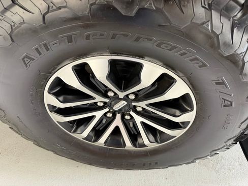 Used 2019 Ford F150 Raptor w/ Equipment Group 802A Luxury AWD/4WD image 15