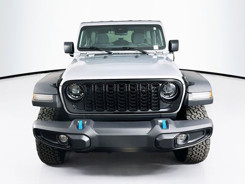 Used 2024 Jeep Wrangler Willys image 2