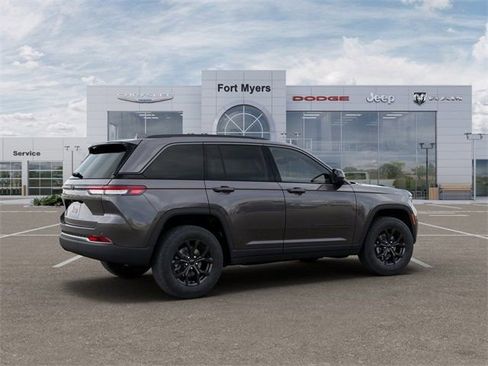 New 2026 Jeep Grand Cherokee Altitude RWD image 4