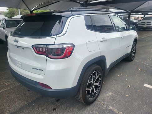 Used 2025 Jeep Compass Limited image 4