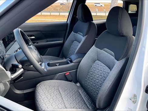 New 2026 Nissan Kicks SV image 9