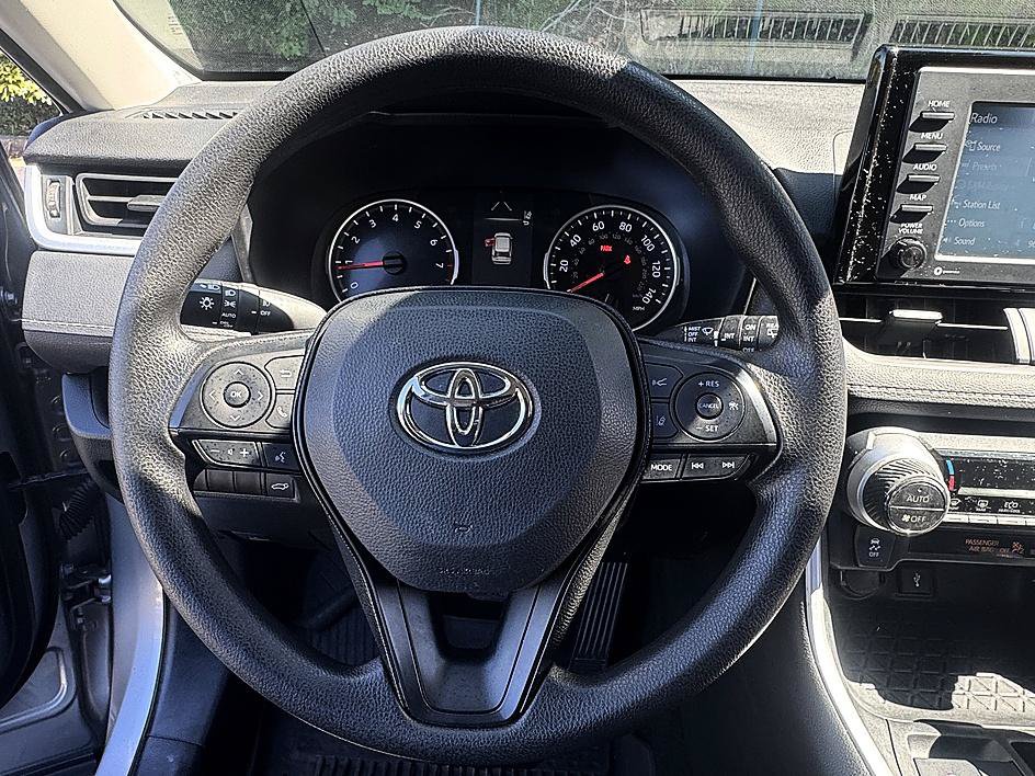 Certified 2021 Toyota RAV4 XLE w/ Convenience Package FWD image 14