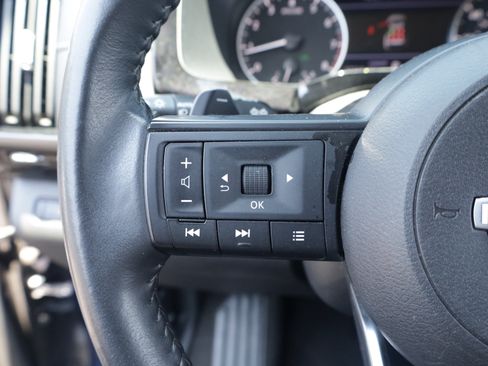 Used 2024 Nissan Pathfinder SV FWD image 15