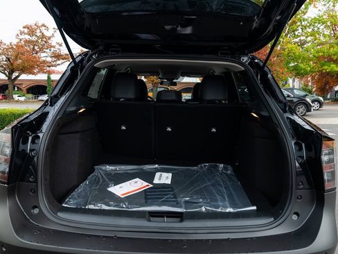 New 2026 Nissan Kicks SR image 7