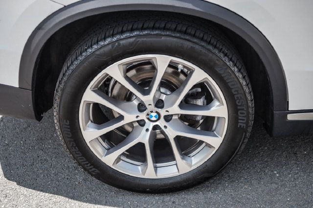 Used 2022 BMW X5 xDrive40i AWD/4WD image 21