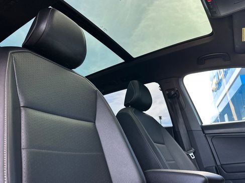 Used 2021 Volkswagen Tiguan SE R-Line image 22