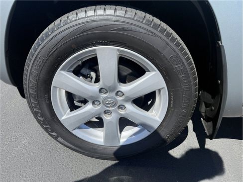 Used 2006 Toyota RAV4 Limited w/ Tow Prep Pkg AWD/4WD image 11