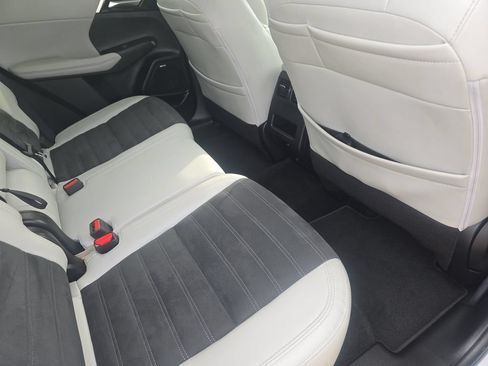 Used 2025 Mitsubishi Outlander SE AWD/4WD image 11