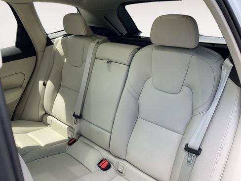 Used 2024 Volvo XC60 B5 Plus w/ Protection Package Premier AWD/4WD image 13