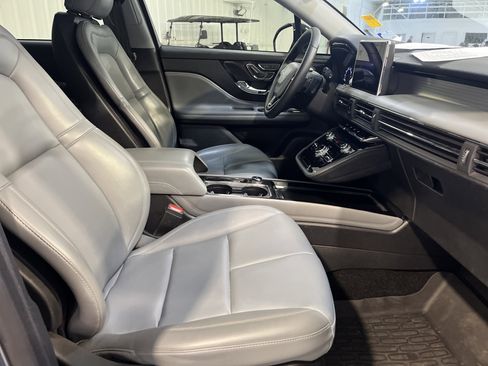 Used 2022 Lincoln Corsair FWD image 12