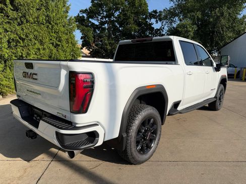 New 2026 GMC Sierra 2500 AT4 w/ AT4 Premium Plus Package AWD/4WD image 11