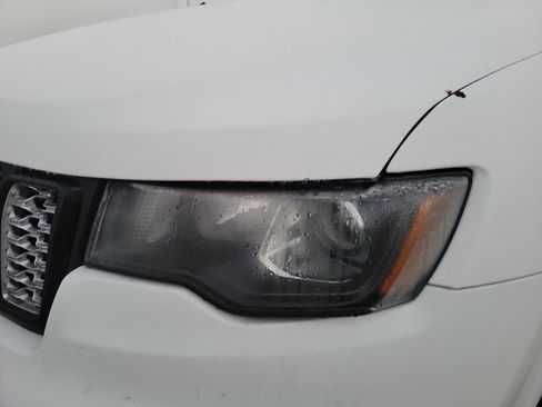 Used 2018 Jeep Grand Cherokee Altitude image 4