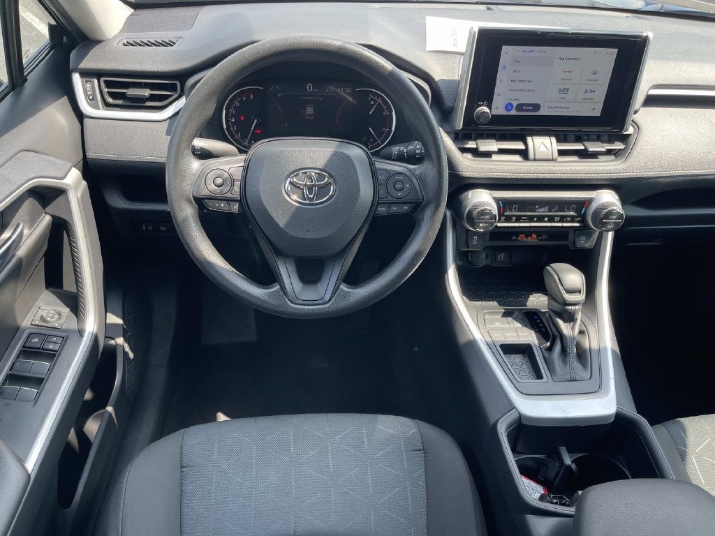 Used 2025 Toyota RAV4 XLE FWD image 13