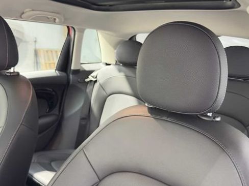 Used 2019 MINI Cooper 4-Door Hardtop w/ Signature Upholstery Package FWD image 21