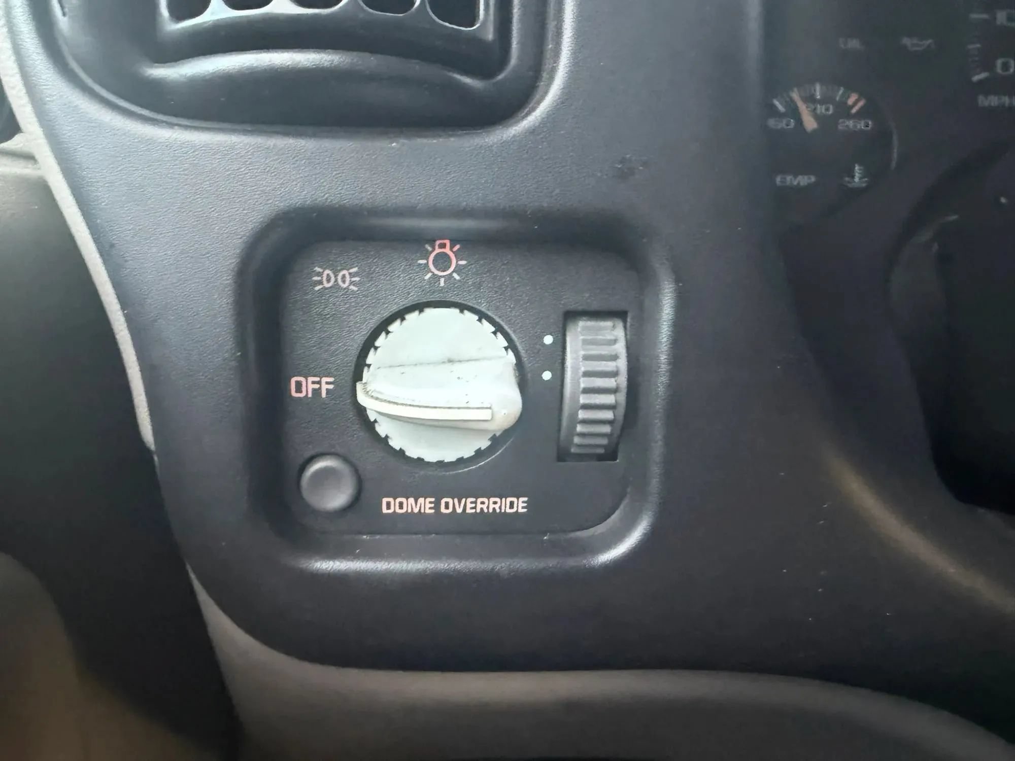 Used 2001 Chevrolet Express 2500 Passenger RWD image 15