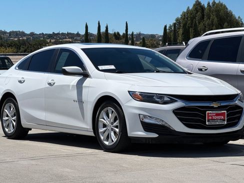 Used 2019 Chevrolet Malibu Hybrid w/ Leather Package FWD image 7